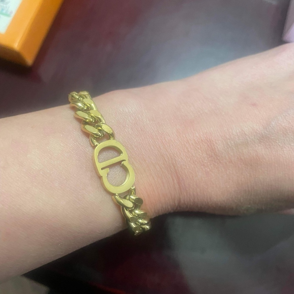 Non tarnish CD bracelet